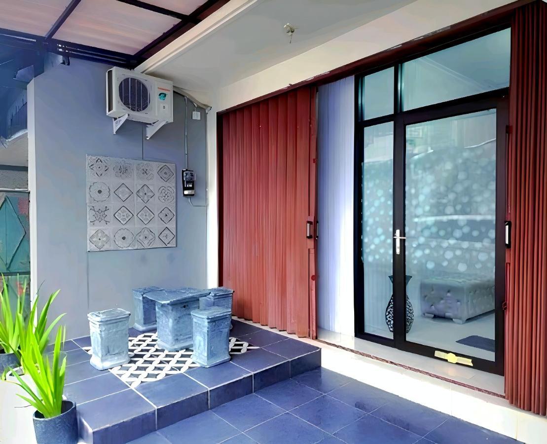 De Patuk Homestay Джокьякарта Экстерьер фото